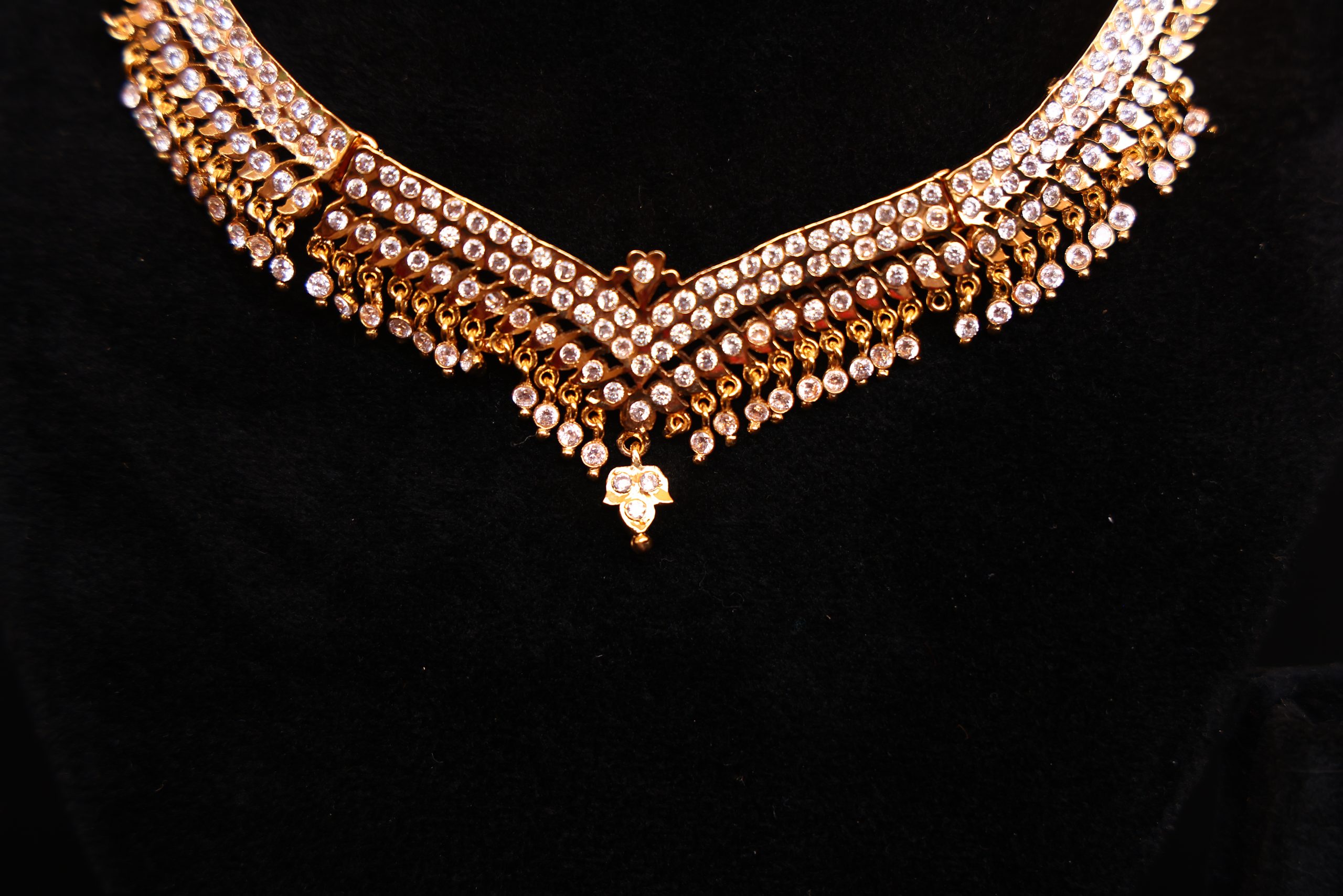 V-Short Necklace